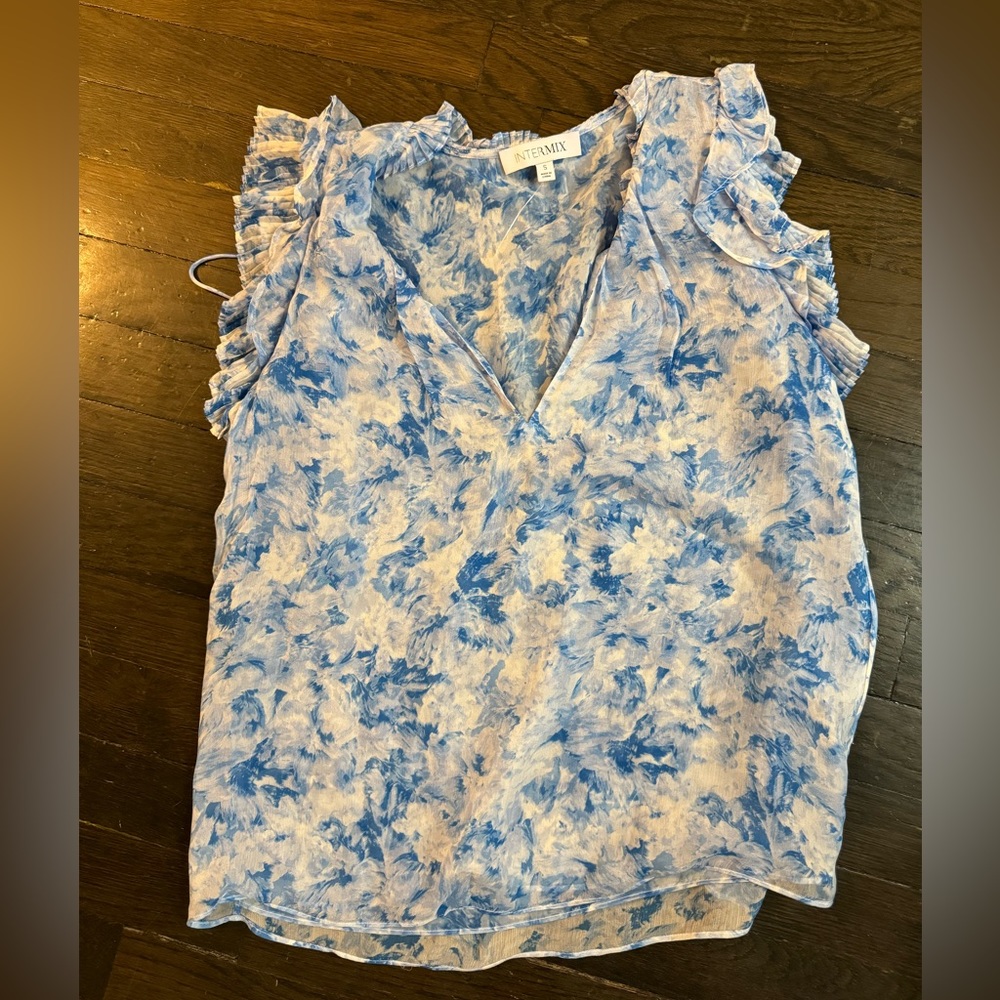 Intermix shirt - size small